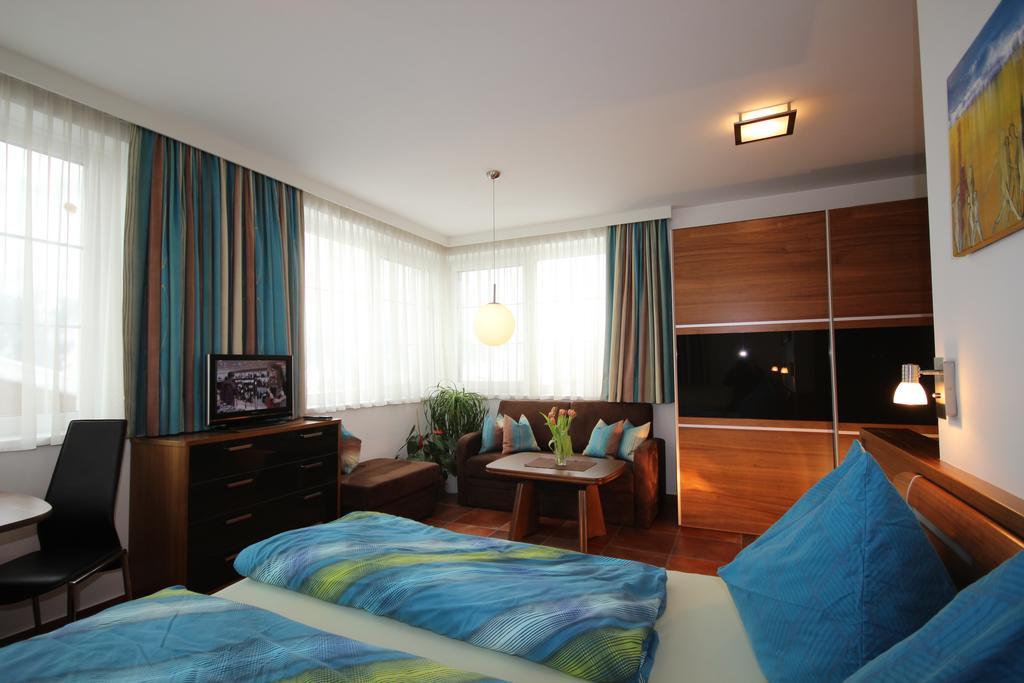 Apartments Schloss-Weissenstein-Strasse มาเทรอี อิน ออสท์ทีโรล ภายนอก รูปภาพ