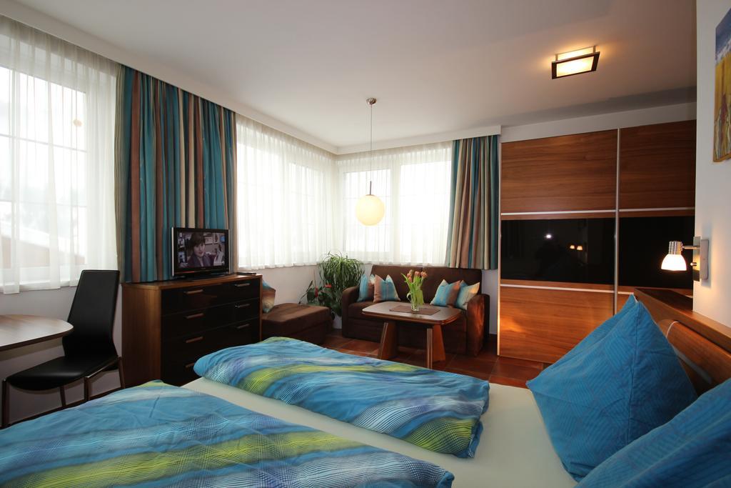 Apartments Schloss-Weissenstein-Strasse มาเทรอี อิน ออสท์ทีโรล ภายนอก รูปภาพ