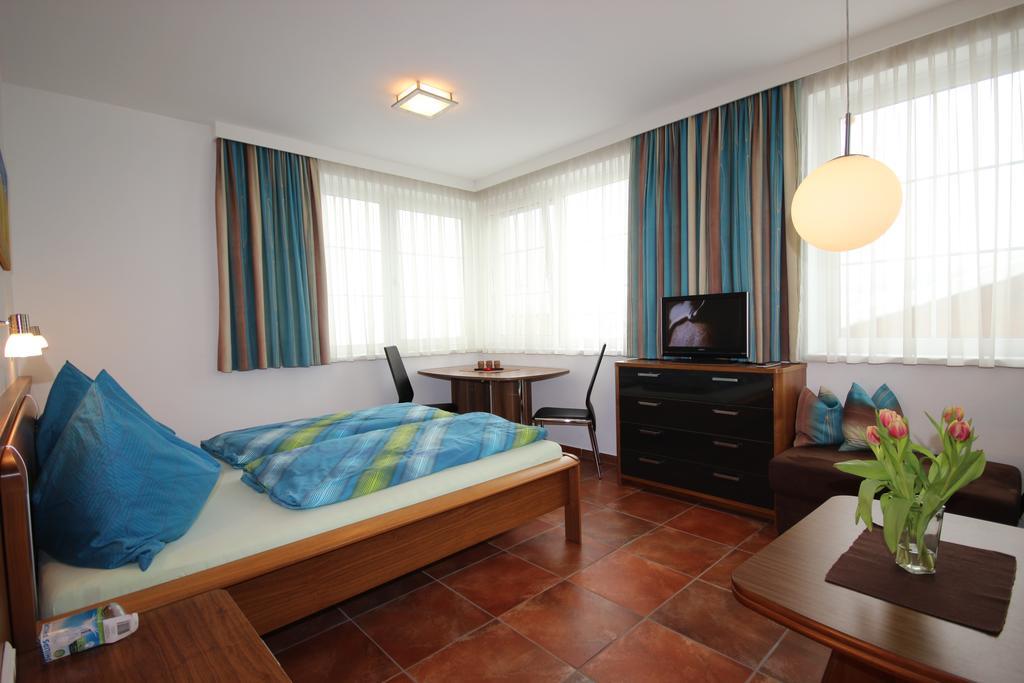 Apartments Schloss-Weissenstein-Strasse มาเทรอี อิน ออสท์ทีโรล ภายนอก รูปภาพ