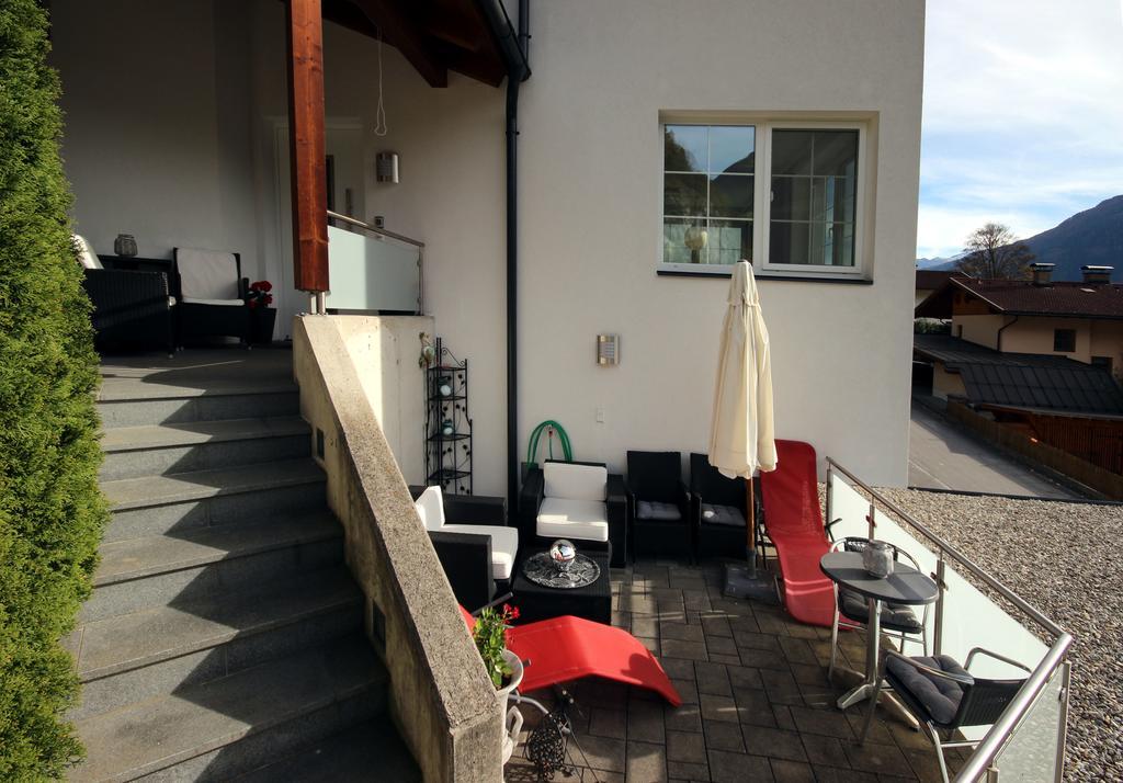 Apartments Schloss-Weissenstein-Strasse มาเทรอี อิน ออสท์ทีโรล ภายนอก รูปภาพ