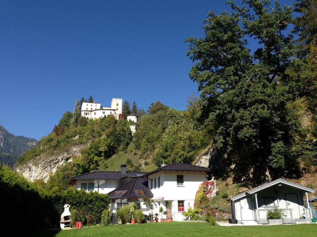 Apartments Schloss-Weissenstein-Strasse มาเทรอี อิน ออสท์ทีโรล ภายนอก รูปภาพ